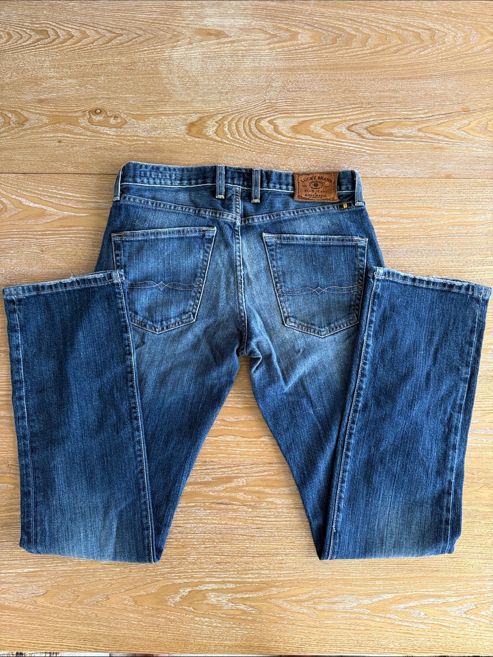 Lucky Brand Men’s Medium Blue 221 Slim Straight-Leg Button-fly Jeans